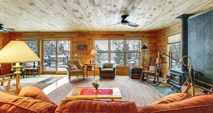 Dock & Foosball: Esquagama Lake Family Cabin