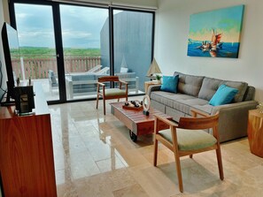 TV - OceanView 3BD PH with Private Terrace & Pool (Tulum)