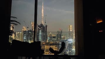 Luksusstudio, byutsikt | Minibar, lydisolert, strykejern/-brett og wi-fi (inkludert)