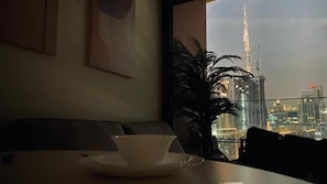 Luxury Studio, City View | Minibar, soundproofing, iron/ironing board, free WiFi - Sky Burj Khalifa View (Dubai)