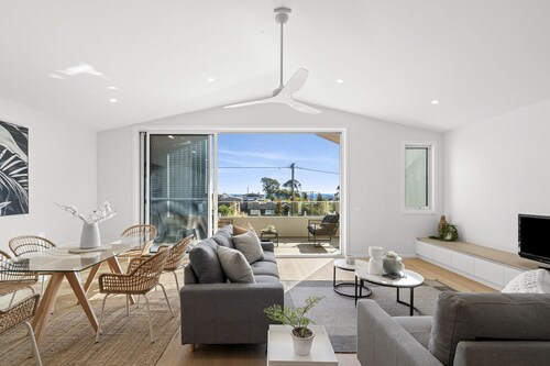 Stunning brand new Home with Ocean Views and pet friendly