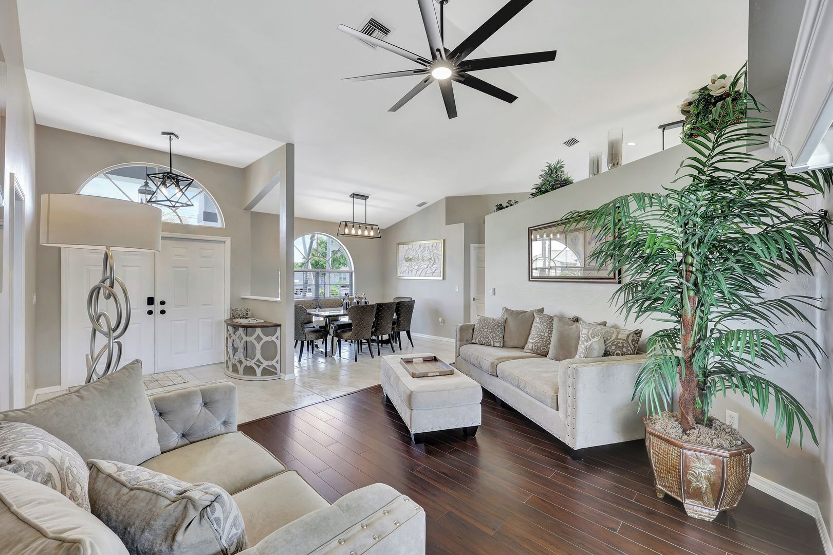 Smart TV, table tennis