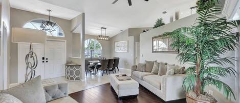 Smart TV, table tennis