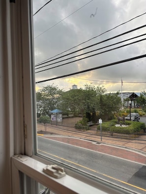 Interior - Adorable 2-bedroom apartment in charming Chincoteague (Chincoteague)