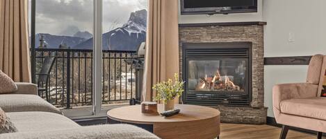 Televisión y chimenea