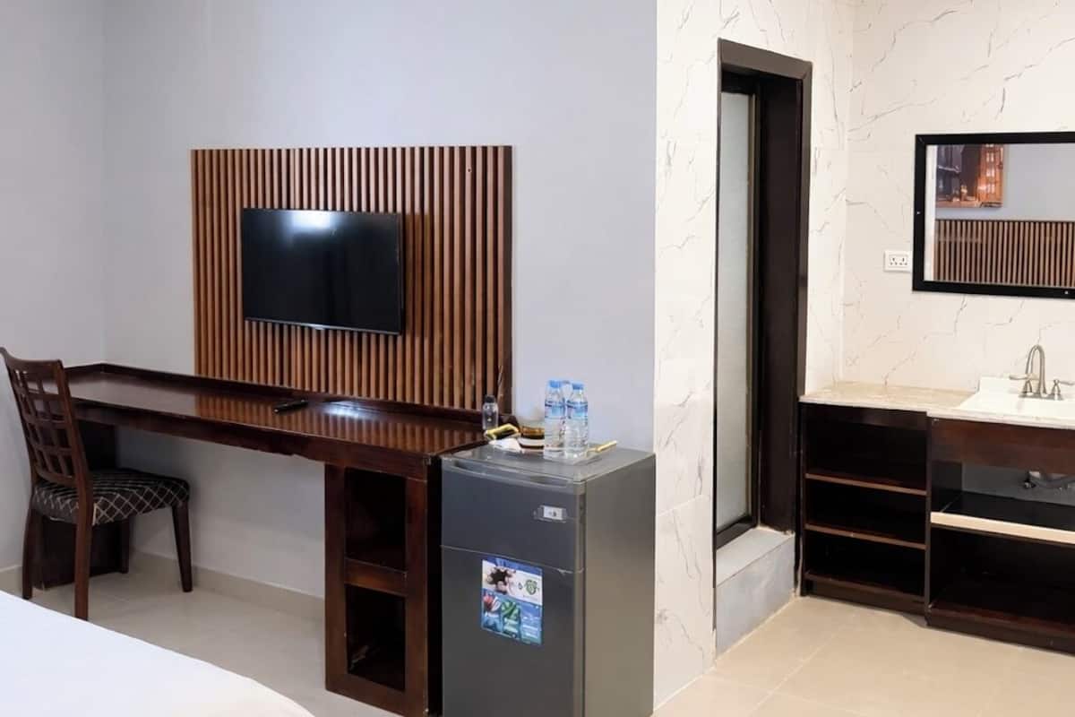 Economy Single Room, Garden View | Desk, laptop workspace, iron/ironing board, free WiFi