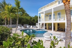 Pool - Seven Palms: Your Key to Happiness Oceanfront Luxury with Private Pool, Dock & Stunning Views (Marathon)