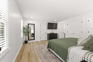 4 bedrooms, iron/ironing board, free WiFi, bed sheets