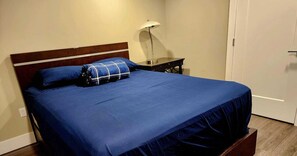 2 habitaciones, caja de seguridad en la habitación y escritorio 