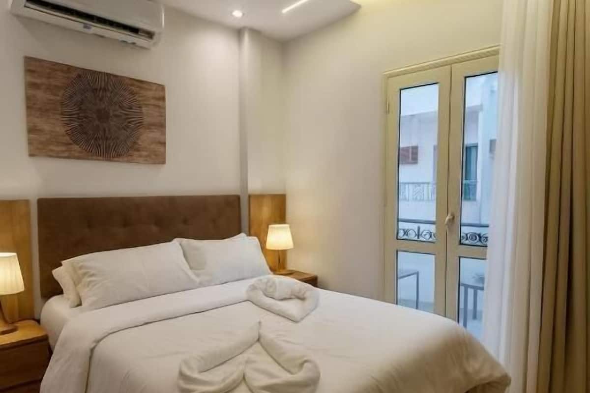 Værelse til 3 personer - balkon - byudsigt | Gratis Wi-Fi