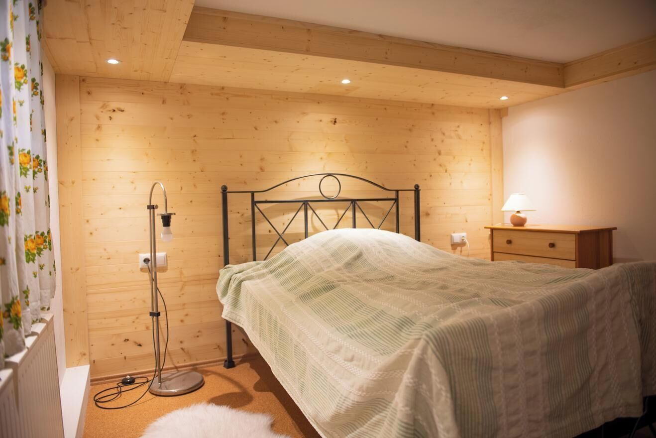 4 bedrooms, WiFi, bed sheets