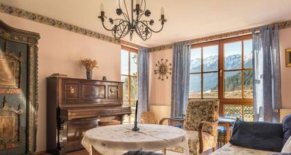 Your family/friends vacation: Quiet, mountain view, 155sqm house and large garden