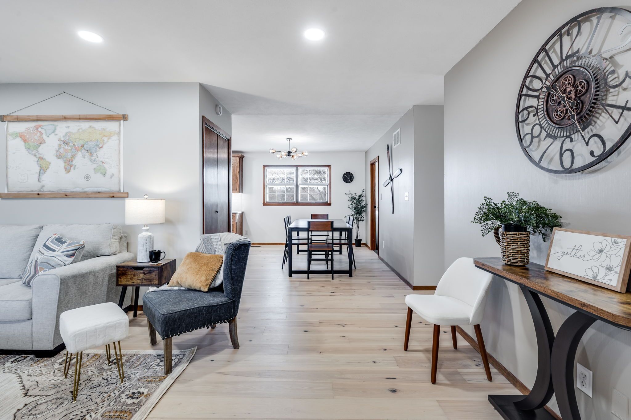 Télévision, cheminée