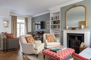 Smart TV, fireplace, books - Central Kensington - Luxury Family Townhouse (London)