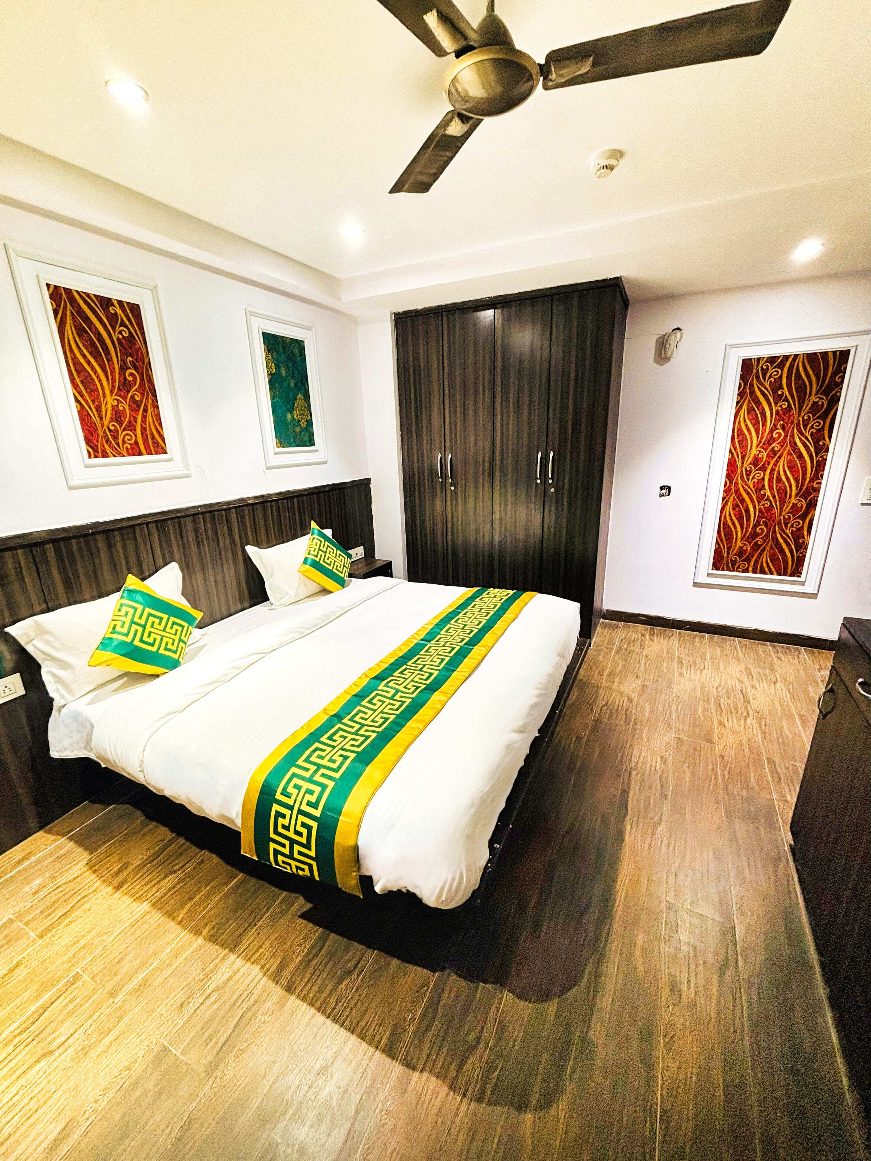 Deluxe tweepersoonskamer | Een bureau, een laptopwerkplek, gratis wifi