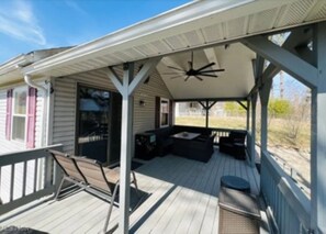 Unclassified image, 4 of 27, button