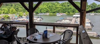 Tall Timbers Retreat. 3 bed 2 bath Cottage & Guest House at Seneca Lake