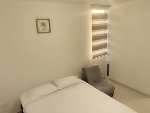 2 soverom, strykejern/-brett, wi-fi og sengetøy