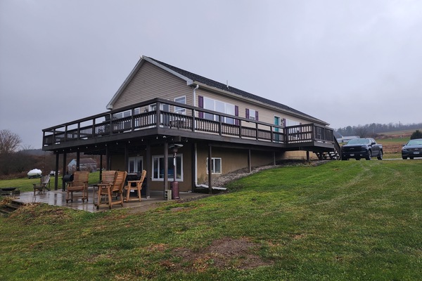 Front of the home with driveway. Enough parking for minimum 4 vehicles.