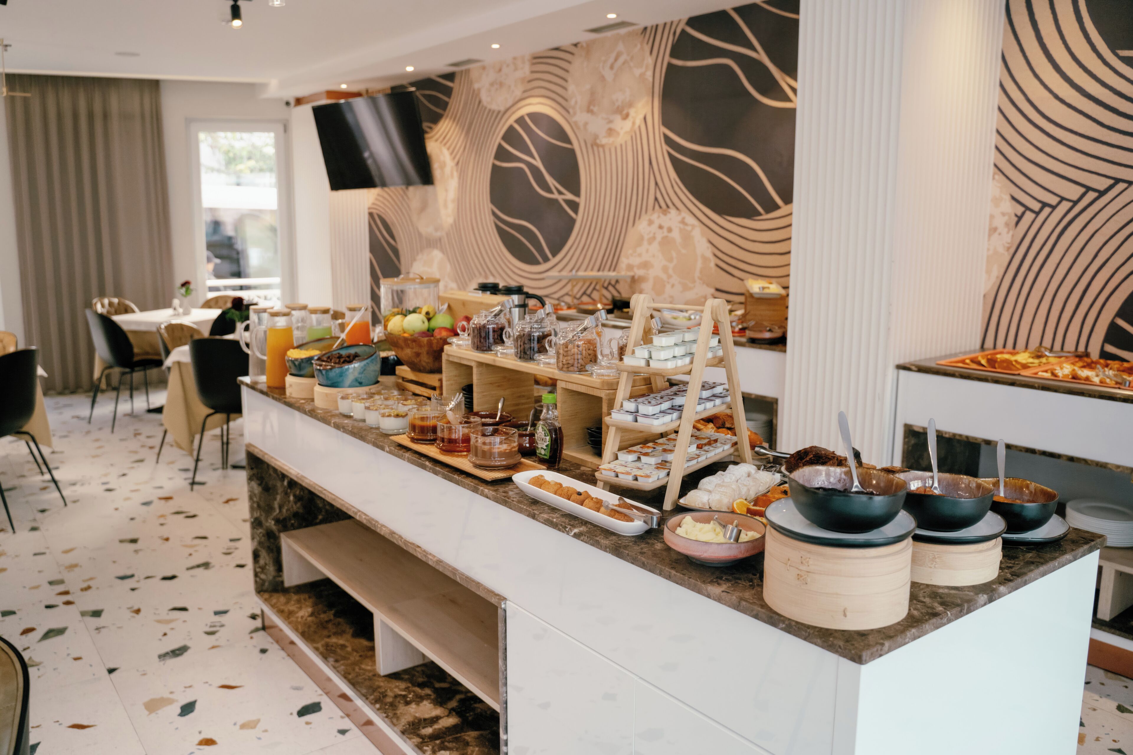 包含每日自助早餐