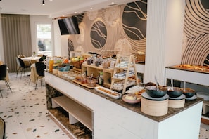 Tägliches inbegriffenes Frühstücksbuffet