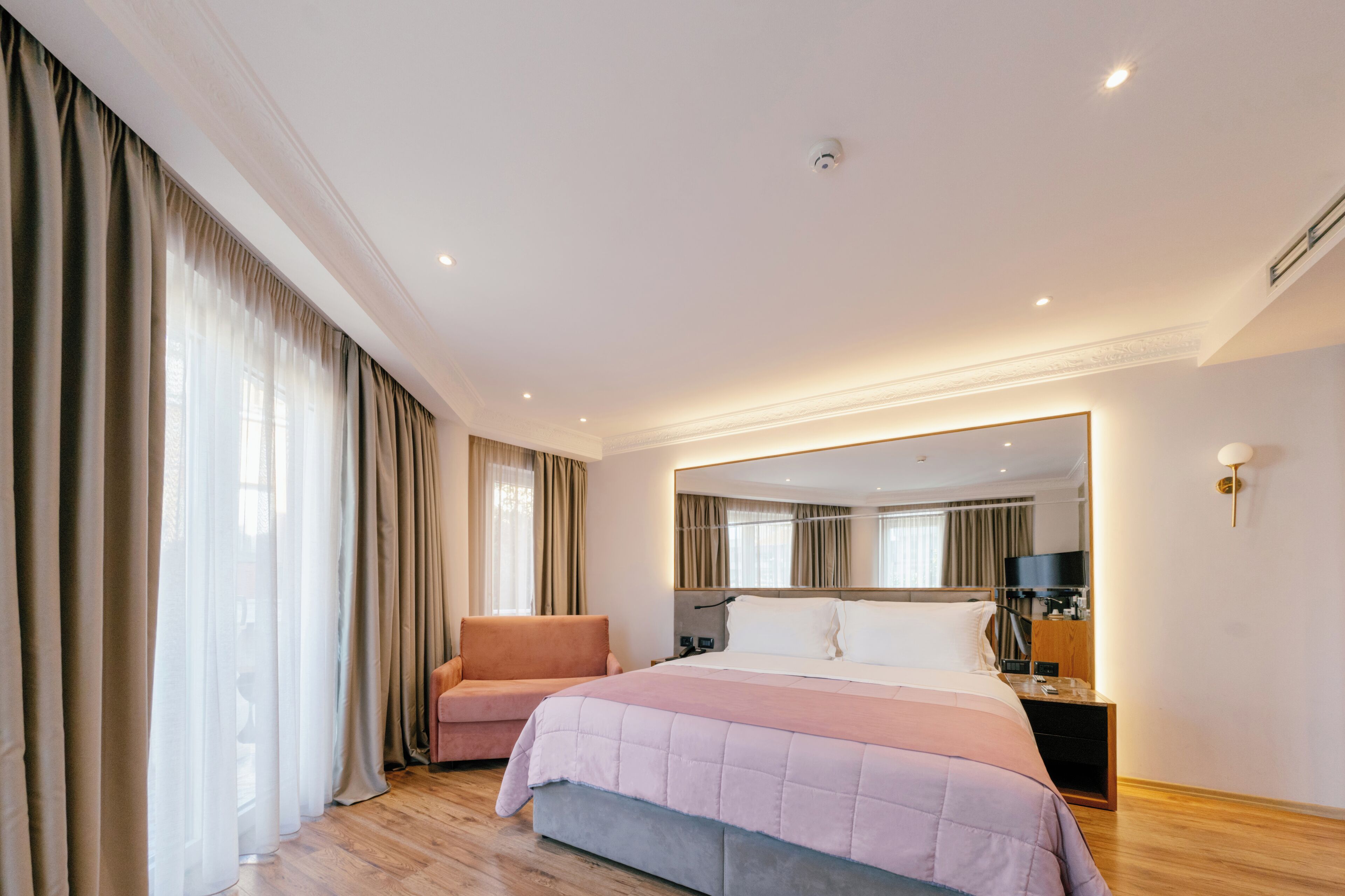 In-room safe, desk, blackout drapes, free WiFi