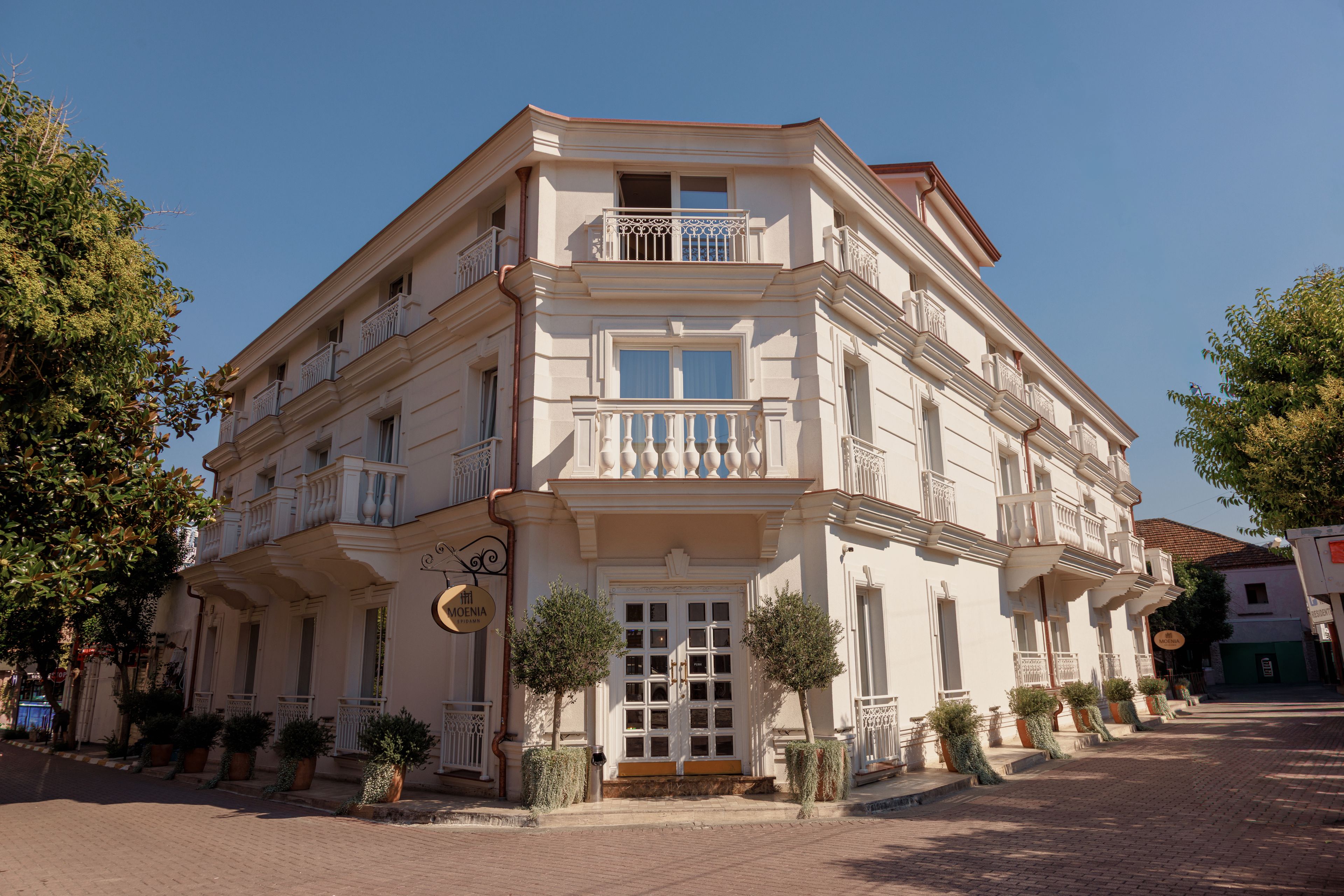 Fachada de la propiedad