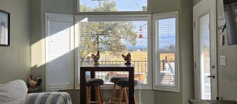 Rural Lincoln Tiny House - country feel with fast freeway access