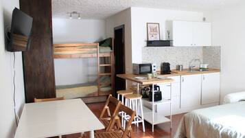 1 bedroom, iron/ironing board, free WiFi