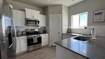 Microwave, oven, stovetop, dishwasher