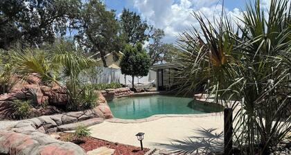 Waterfall heated salt POOL Games King beds Springs