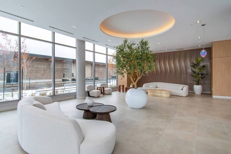 Lobby. SUNSEEKER at FRIDAY HARBOUR RESORT