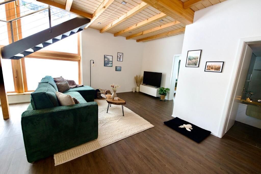 Smart TV, futbolito, mesa de ping pong, estéreo