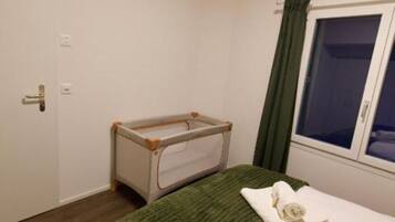 2 habitaciones, escritorio, cuna de viaje y wifi gratis