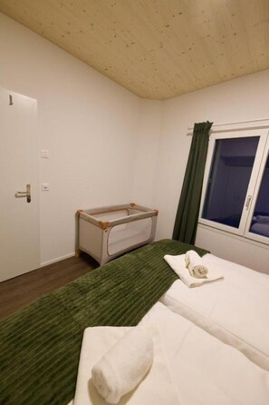 2 habitaciones, escritorio, cuna de viaje y wifi gratis 