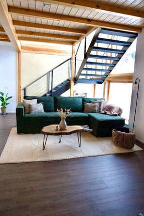 Smart TV, pebolim, mesa de pingue-pongue, aparelho de som