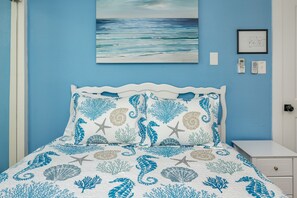 3 bedrooms, desk, iron/ironing board, travel cot - Entire Home Heated Pool by the Beach (Indian Rocks Beach)