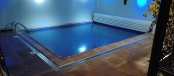 Villa with indoor pool 7 bedrooms cinema room, games room rental