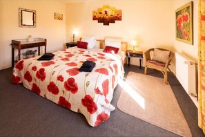 Tabla de planchar con plancha, wifi y ropa de cama 