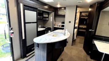 Family Cabin, 2 Bedrooms, Haiwan Kesayangan Dibenarkan, Garden View | Bahagian luar