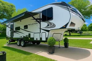 이동 주택, 침대(여러 개), 반려동물 동반 가능, 정원 전망 | 숙박 시설 구내