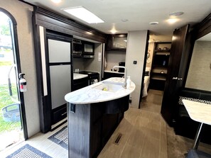 패밀리 캐빈, 침실 2개, 반려동물 동반 가능, 정원 전망 | 전용 주방