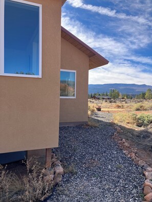 Exterior detail - Sunny & Private I bedroom House with Sun Room for Guests (Torrey)