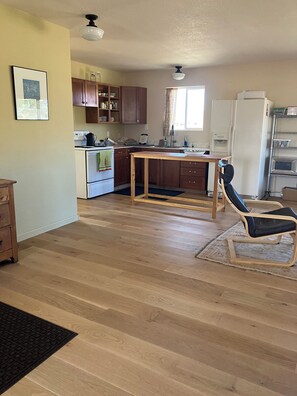 Interior - Sunny & Private I bedroom House with Sun Room for Guests (Torrey)