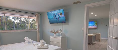 Strykejern/-brett, internettilgang og sengetøy