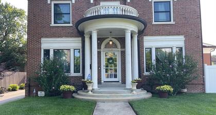 The Renewal Suite–Private 2-Bedroom Retreat Near Indianapolis Hospitals