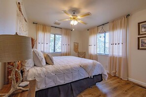 4 bedrooms, iron/ironing board, WiFi, bed sheets - Kindred Spirits Lodge near Yosemite & Bass Lake (Oakhurst)