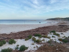 Beach - THE TURQUOISE HOUSE close to beaches lake theitis the pinnacles & fresh lobster! (Cervantes)