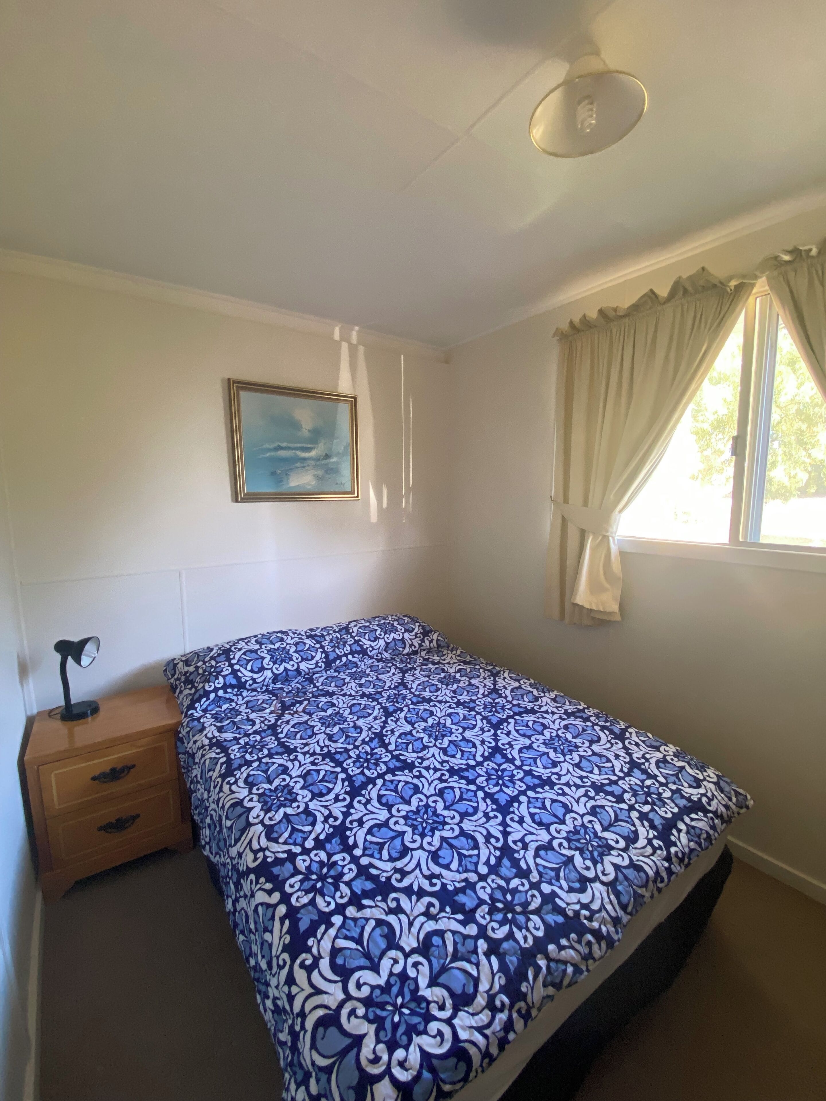 4 bedrooms, iron/ironing board, bed sheets