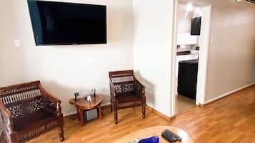 Apartment, 1 Bedroom, Smoking | Living room